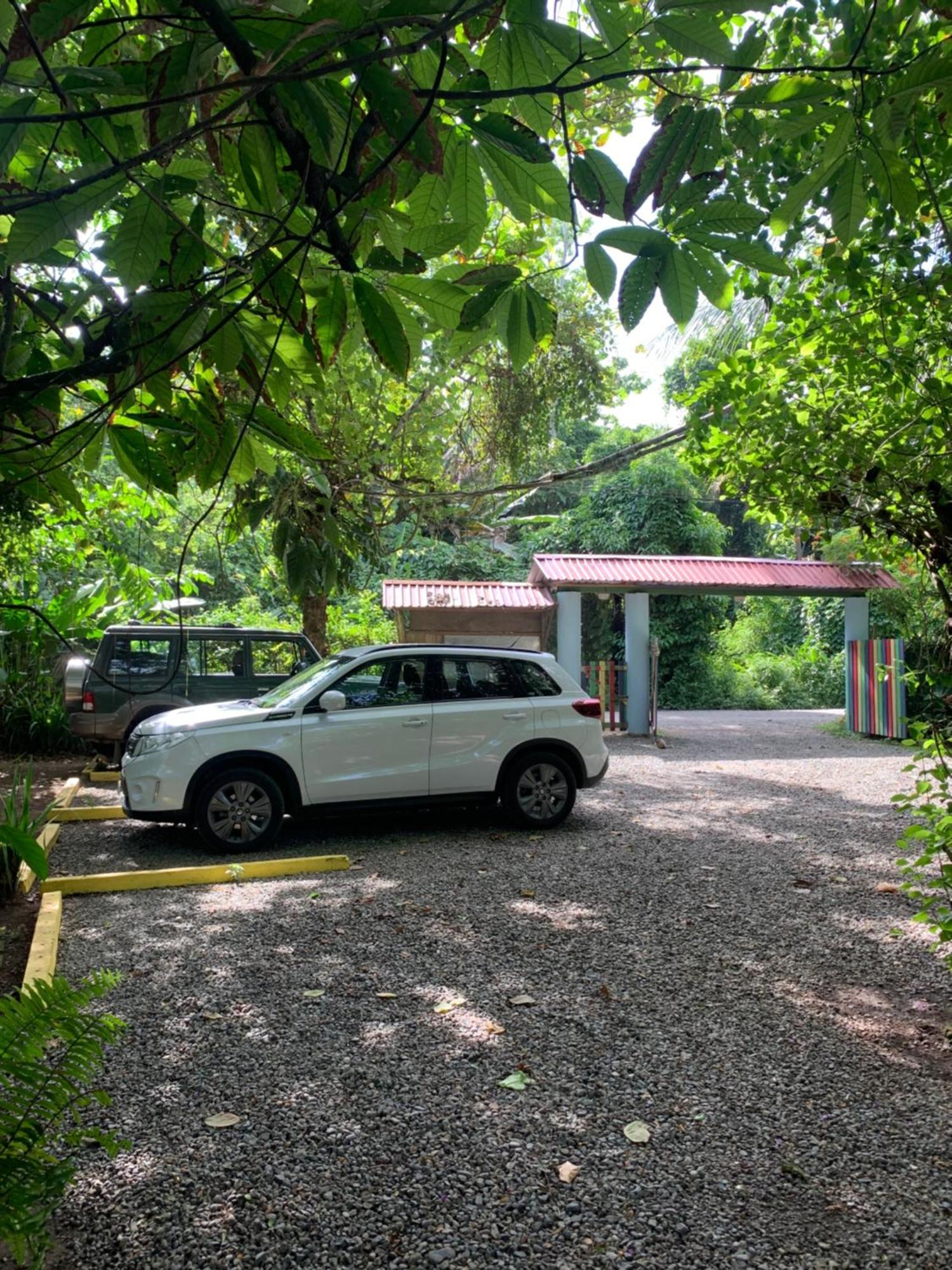 Hotel Brigitte´s Ranch Cahuita Esterno foto