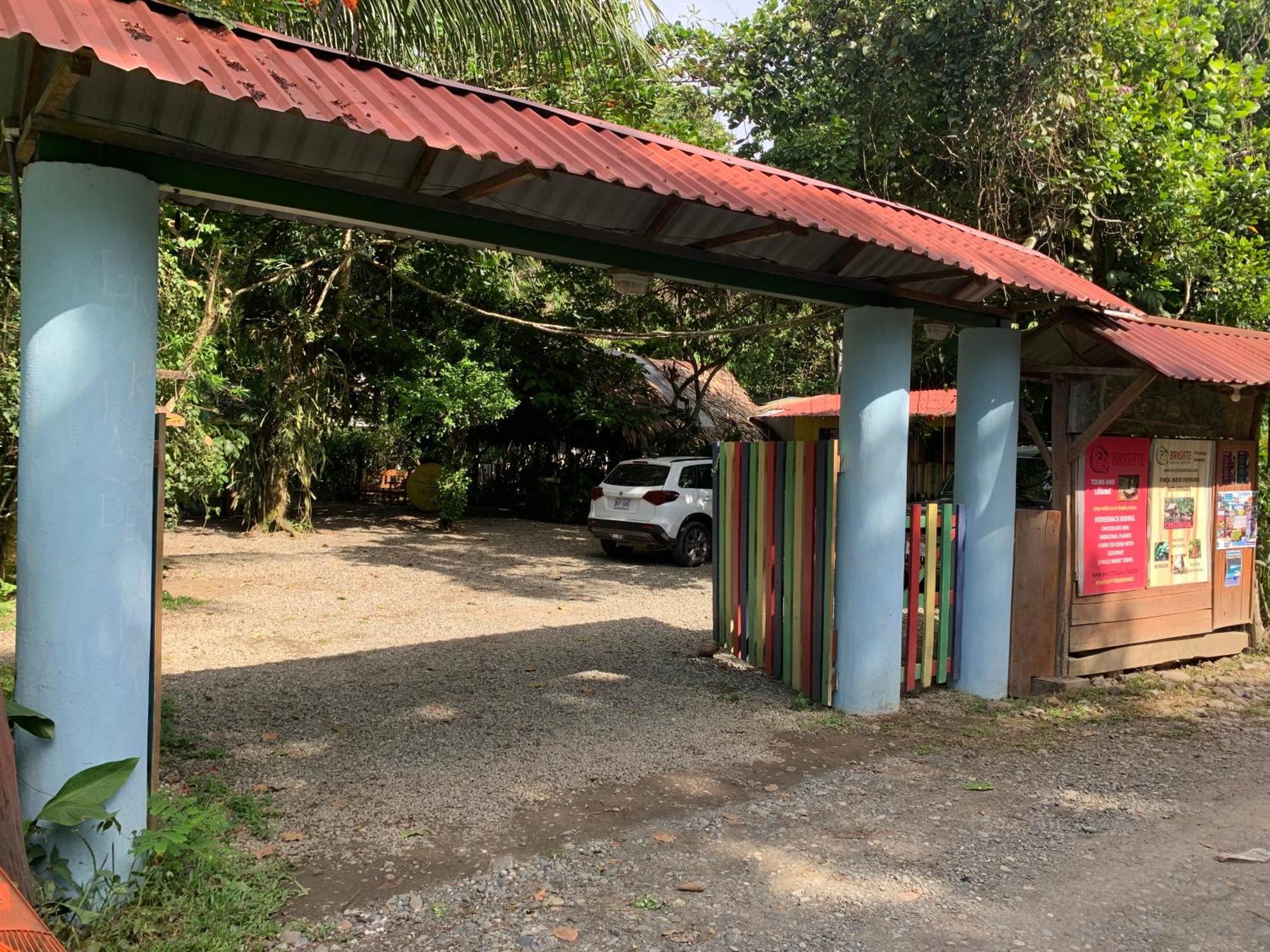 Hotel Brigitte´s Ranch Cahuita Esterno foto