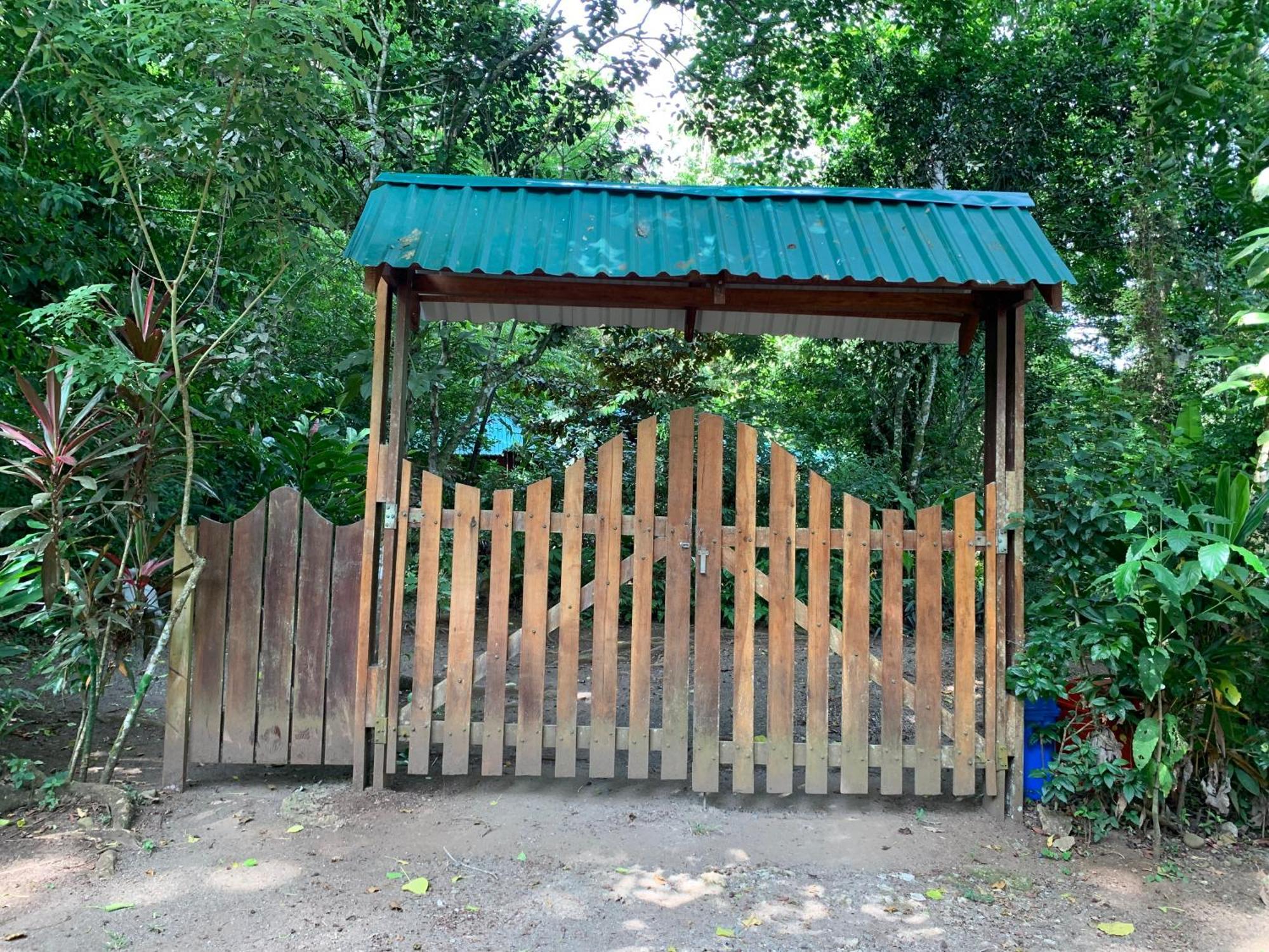 Hotel Brigitte´s Ranch Cahuita Esterno foto